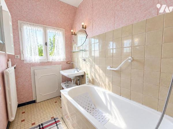 2331 - MORLAIX QUARTIER LA BOISSIERE - MAISON QUATRE CHAMBRES SUR JARDIN DE 315M²