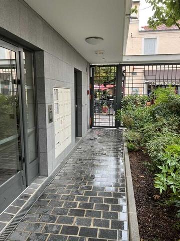 Bureaux à louer à Nanterre avec jardin privatif et accès transports en commun