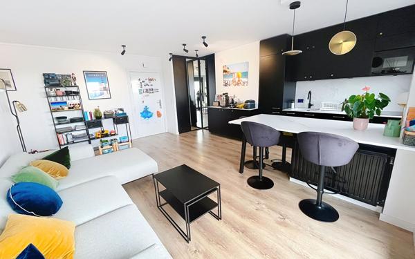 Appartement à vendre    3 pièces • 62 m2 Paris 14