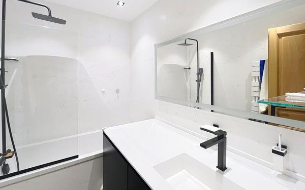 Appartement à vendre    3 pièces • 62 m2 Paris 14