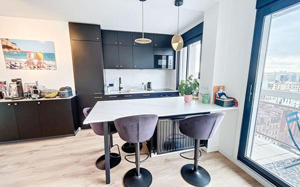 Appartement à vendre    3 pièces • 62 m2 Paris 14