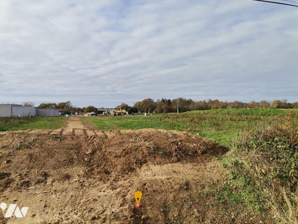 MONTFORT SUR MEU - En Zone Artisanale, 7 terrains viabilisés à bâtir de 1181 m² à 2010 m²