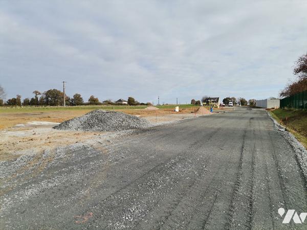 MONTFORT SUR MEU - En Zone Artisanale, 7 terrains viabilisés à bâtir de 1181 m² à 2010 m²