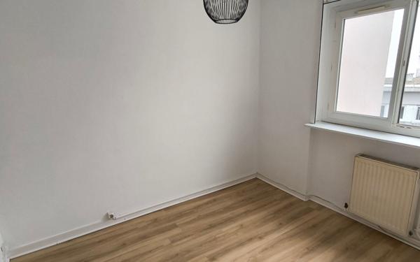 Appartement à vendre    4 pièces • 75,51 m2 Pau