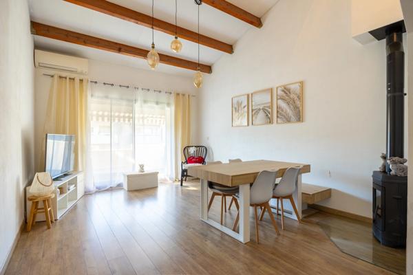 ***VISITE VIRTUELLE DISPONIBLE – MARSEILLE 11ᵉ – PARC DE CLAIRVILLE – T3 DERNIER ÉTAGE – CHARME, LUMIÈRE ET VOLUMES RARES – TERRASSES – AUCUN TRAVAUX***