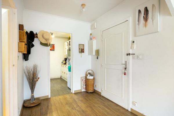 ***VISITE VIRTUELLE DISPONIBLE – MARSEILLE 11ᵉ – PARC DE CLAIRVILLE – T3 DERNIER ÉTAGE – CHARME, LUMIÈRE ET VOLUMES RARES – TERRASSES – AUCUN TRAVAUX***