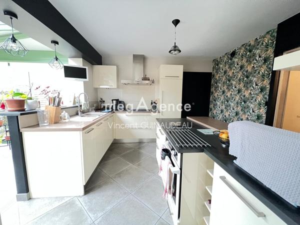 Maison à CHOLET, 49300 - 6 pièces 150m²