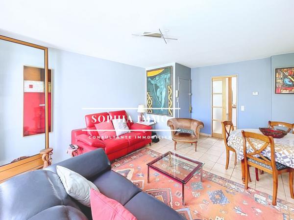 Appartement
         5 pièces
        - 82 m² Exclusivité 300 000 € *