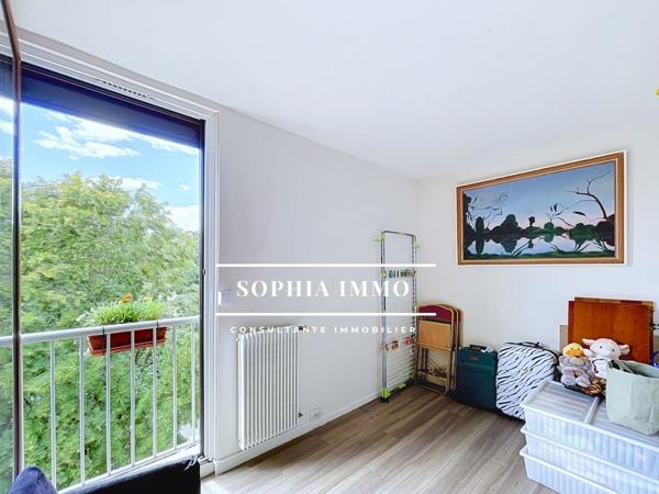 Appartement
         5 pièces
        - 82 m² Exclusivité 300 000 € *