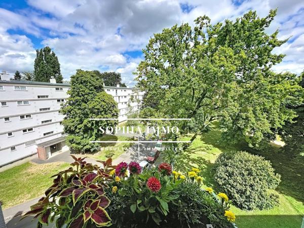 Appartement
         5 pièces
        - 82 m² Exclusivité 300 000 € *