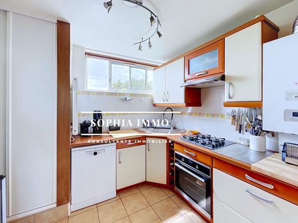 Appartement
         5 pièces
        - 82 m² Exclusivité 300 000 € *