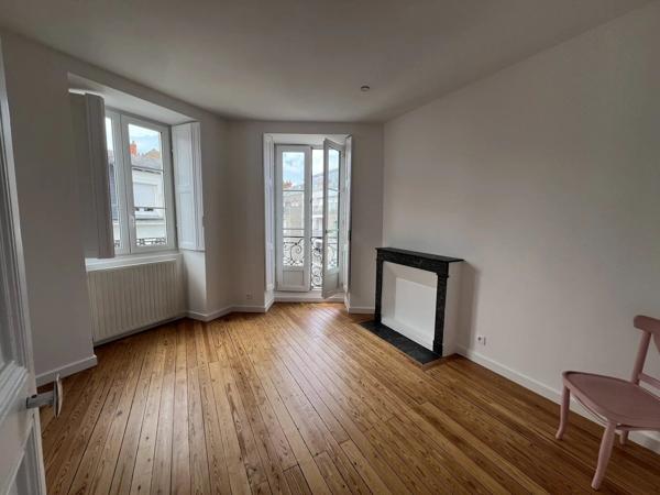 Vente                                                      Appartement
                        
                     2 pièces                      44 m2                     à Nantes