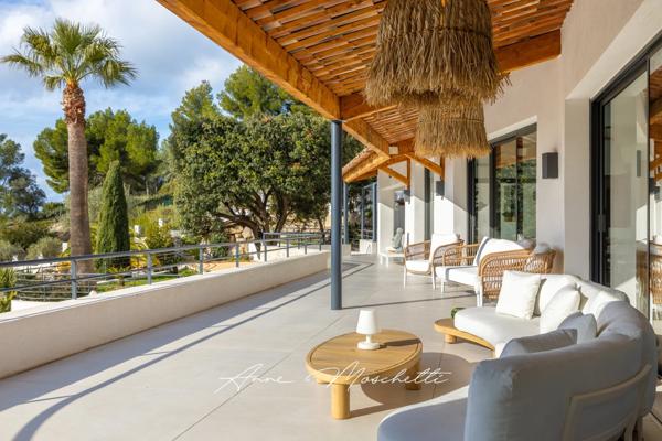 Propriété de Luxe et de Prestige - Golf de Frégate - 450 m2 - 5 suites parentales - vu mer panoramique