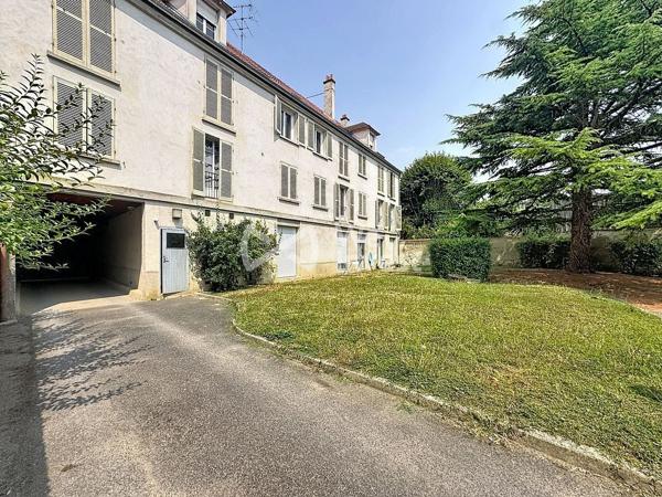 Appartement F2 vendu loué avec cave et parking – Crécy-la-Chapelle
