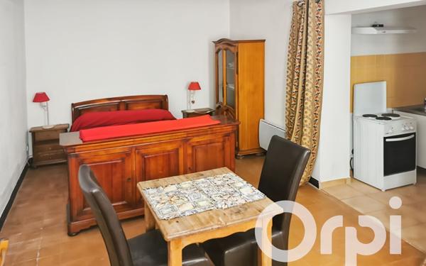 Immeuble à vendre    8 pièces •  Beaucaire