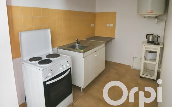 Immeuble à vendre    8 pièces •  Beaucaire