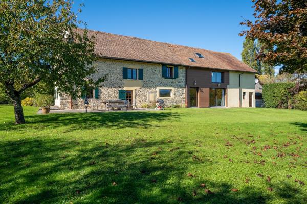 Vente Maison de luxe Massongy 8 Pièces 309 m²