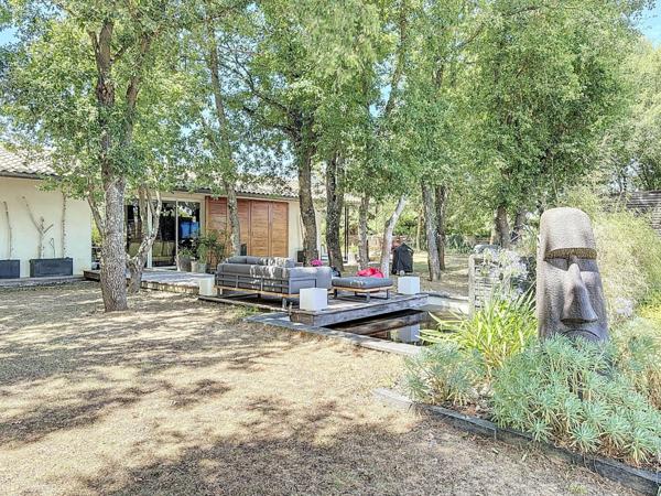 SAINT-LYS - Maison d’architecte 208 m2, baignée de lumière dans un cadre verdoyant