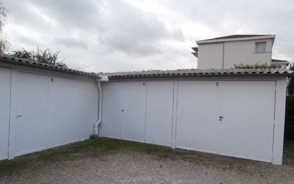 Stationnement à louer    Terrasson-Lavilledieu