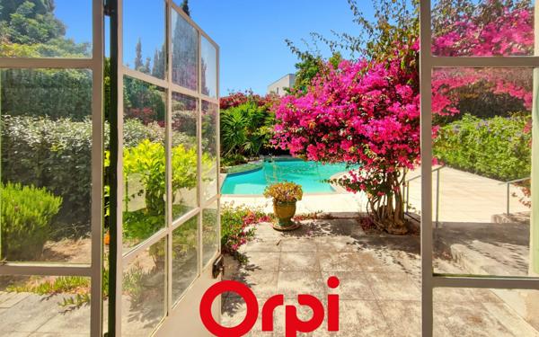 Maison à vendre    5 pièces •  Bandol