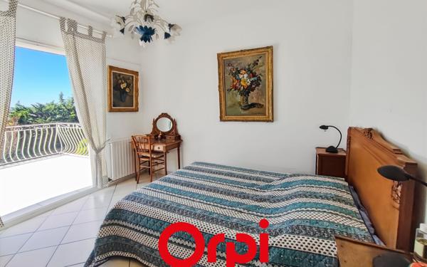 Maison à vendre    5 pièces •  Bandol