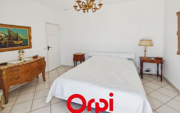 Maison à vendre    5 pièces •  Bandol