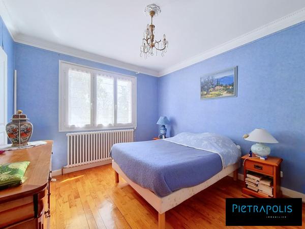 Maison au calme avec jardin, proche du centre village