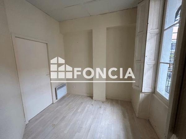 Location Local commercial 2 pièces 24.8 m² - 5 PLACE DU MARCHE Roanne 42300