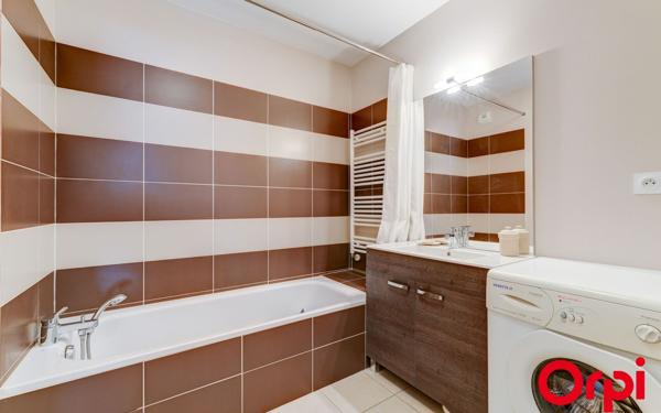 Appartement à vendre    4 pièces • 80,05 m2 Vénissieux