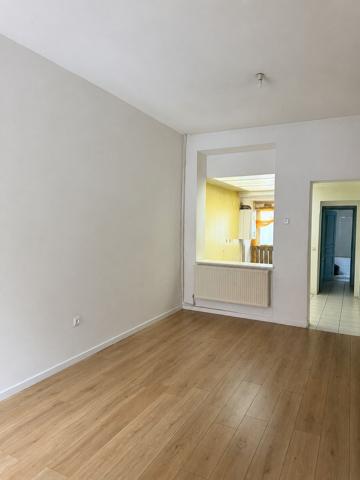 Maison
         6 pièces
        - 108 m² 85 000 € *