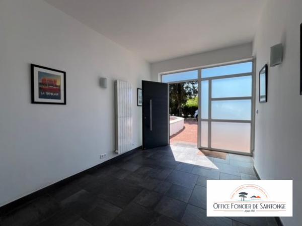 PROPRIETE 3 APPARTEMENTS AVEC PISCINE