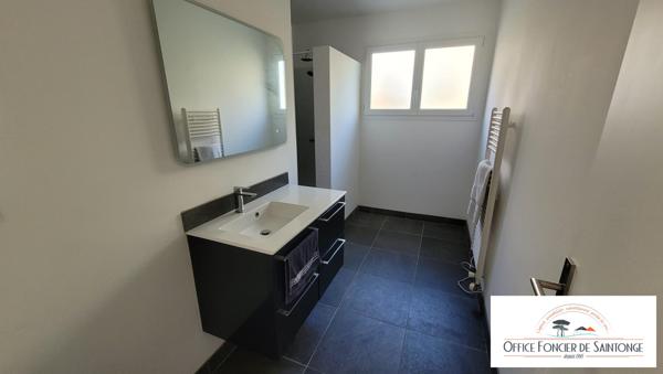 PROPRIETE 3 APPARTEMENTS AVEC PISCINE