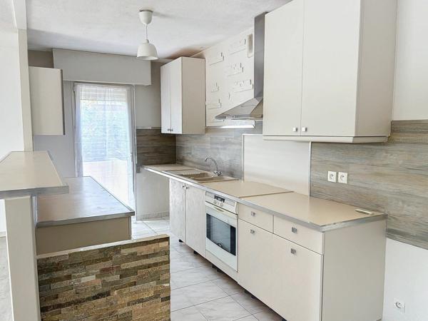 Appartement à vendre    4 pièces • 82,83 m2 Saint-Raphaël