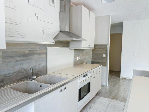 Appartement à vendre    4 pièces • 82,83 m2 Saint-Raphaël