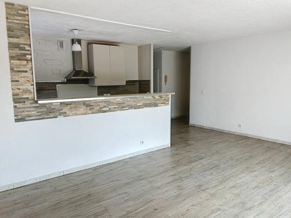 Appartement à vendre    4 pièces • 82,83 m2 Saint-Raphaël