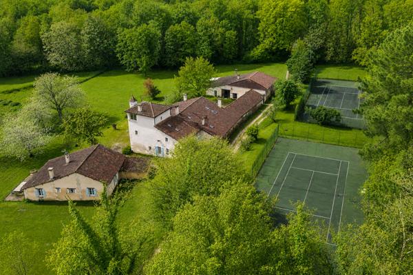 Vente Maison de luxe Saint-Astier 23 Pièces 650 m²