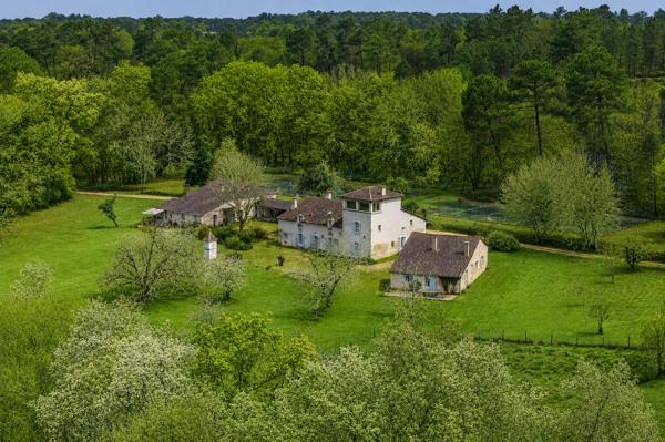 Vente Maison de luxe Saint-Astier 23 Pièces 650 m²