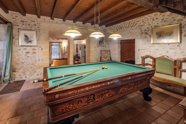 Vente Maison de luxe Saint-Astier 23 Pièces 650 m²