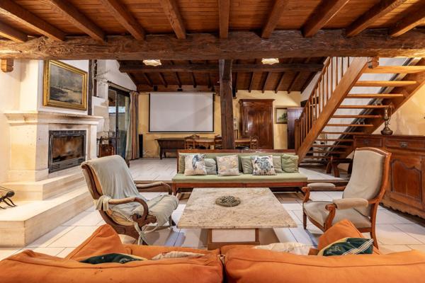 Vente Maison de luxe Saint-Astier 23 Pièces 650 m²