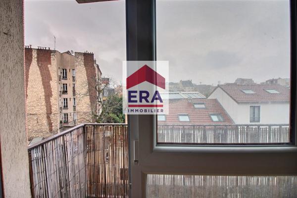 Lumineux studio avec balcon