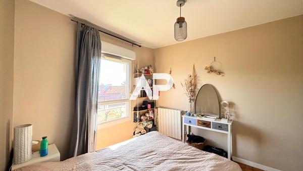 EXCLUSIVITÉ Appartement en rotonde avec vue panoramique sur Paris, balcon et parking à Montmorency CENTRE-VILLE 240 000 € **  - Référence  1694