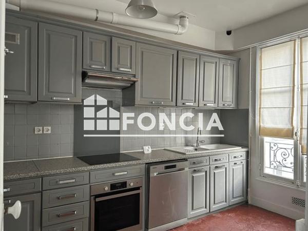 Location Appartement 4 pièces 117.89 m² - 43 Rue des Tournelles Paris 75003