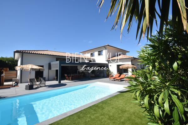 Villa 7 pièce(s) 4 chambre(s) 200 m²