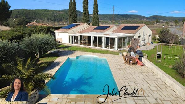 Maison familiale 190 m2 avec grande véranda de 70 m2, piscine et jardin à La Motte