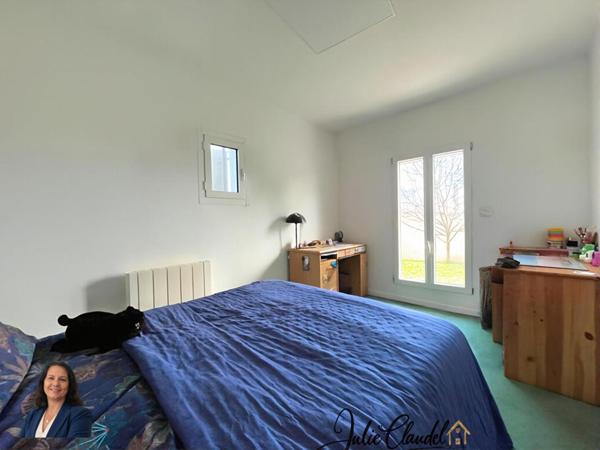 Maison familiale 190 m2 avec grande véranda de 70 m2, piscine et jardin à La Motte