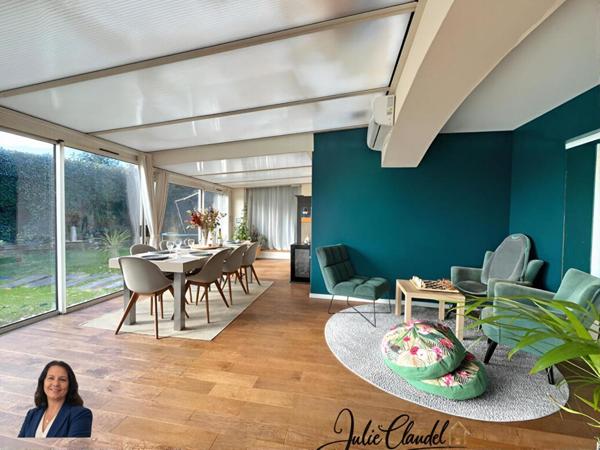 Maison familiale 190 m2 avec grande véranda de 70 m2, piscine et jardin à La Motte