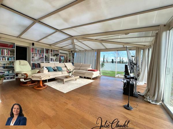 Maison familiale 190 m2 avec grande véranda de 70 m2, piscine et jardin à La Motte