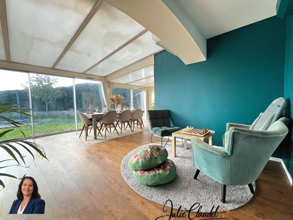 Maison familiale 190 m2 avec grande véranda de 70 m2, piscine et jardin à La Motte