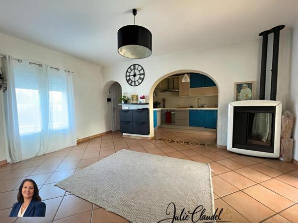 Maison familiale 190 m2 avec grande véranda de 70 m2, piscine et jardin à La Motte