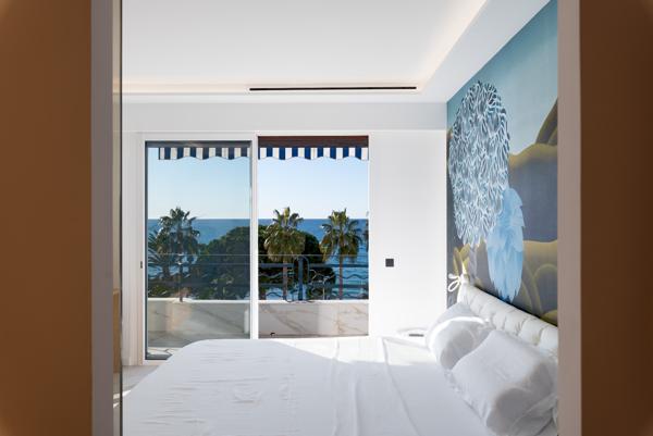 Cannes-Croisette, superbe appartement 4ème étage : 2 chambres, terrasse, vue mer